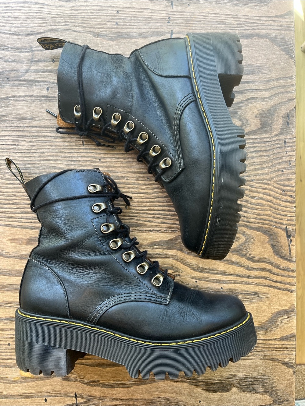 Dr. Martens Leona Black Platform Lace-Up Combat Boots size 8-8.5 - Picture 2 of 12